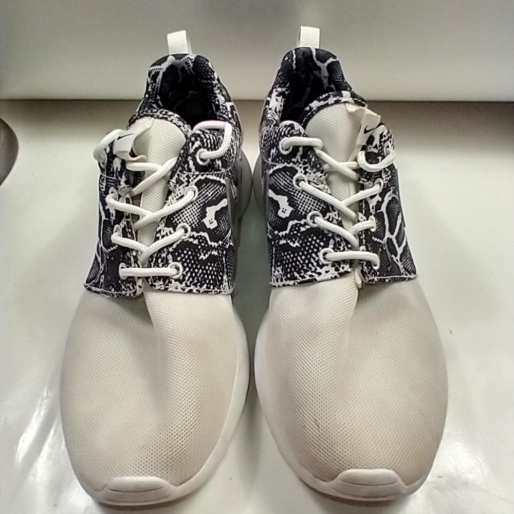 Nike Roche Run Running Shoes Women - Picture 2 of 12